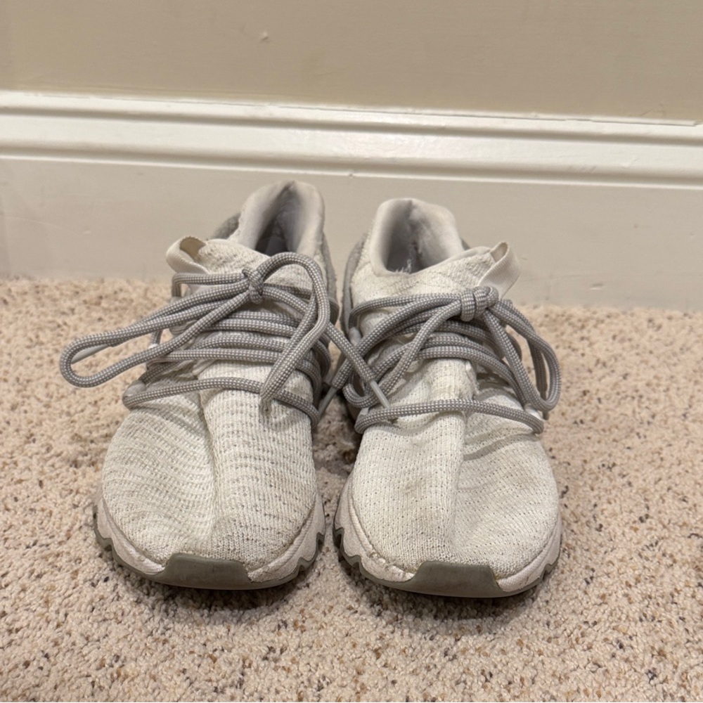 Sorel Kinetic Lace White and Grey Sneakers
